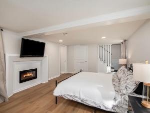 Charming 3BD 2BR Dog Friendly