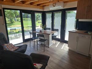 Studio avec piscine et jardin
