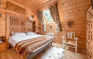4 Bedroom Cozy Home In Rosporden