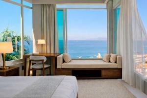 Two-Bedroom Apartment with Panoramic Ocean View and Zona Romantica