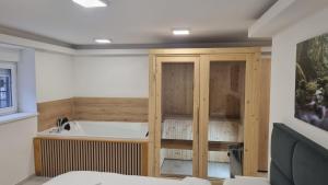Edy Deluxe Room - Jacuzzy & Sauna