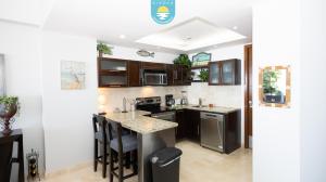 Relaxing Oceanfront Retreat Encanto Living 0502 by Kivoya
