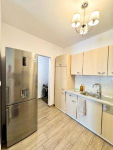 Rose Sky Downtown - 3Bedroom, Garage, French Balcony, AC