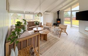 Nice Home In Hals With Wifi