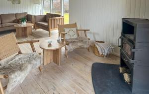 Nice Home In Hals With Wifi