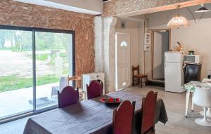1 Bedroom Gorgeous Home In Sainte-Geneviève En Br
