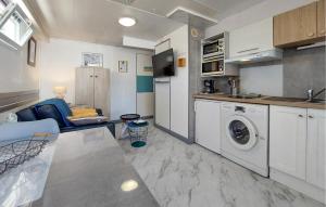 Cozy Home In Rivedoux-Plage With Wifi