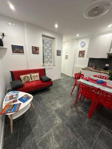Large flat near Botanical Garden & Central Station