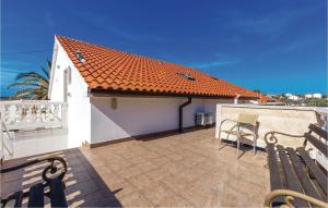Beautiful Apartment In Rab With Wifi