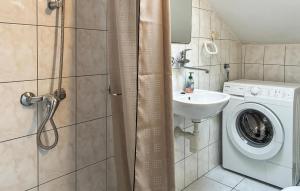 Beautiful Apartment In Rab With Wifi