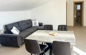 Beautiful Apartment In Raslina With Wifi