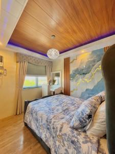 J&J Havenstay Ananda Square