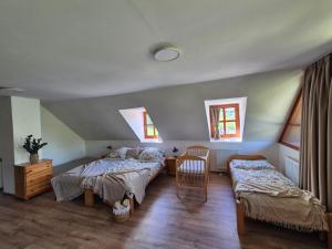 Chalupa pod lipou - Štiavnické vrchy