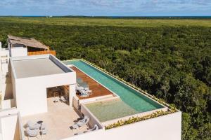 Quiet 2BR Penthouse w Private Pool and Gym, CoWork