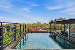 Serene 3BR Penthouse w Private Pool | Roof | Gym