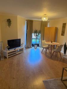Spacious 1BR Apartment City Centre Long Stay