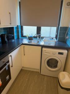 Spacious 1BR Apartment City Centre Long Stay