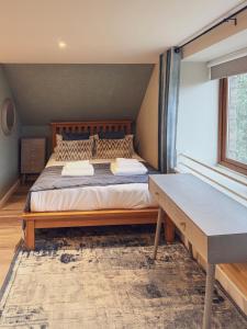 Meadow View Villa - 7-Bedroom Luxury Villa with Hot Tub - The Etive Estate