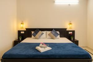 The Hidden Gem - 1BHK with Indoor Canopy, Ambient Lighting, Wifi, Smart TV & AC