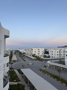Cozy Flat Sea & Hills View