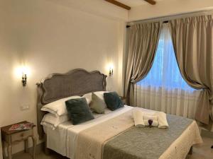 Villa With Mediterranean Garden In Castiglione