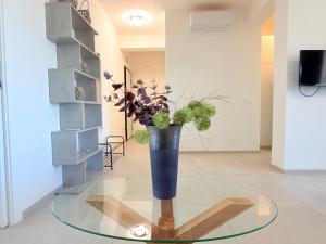 Sea & Pool Apartment