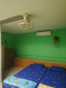 J Cafe & Hostel