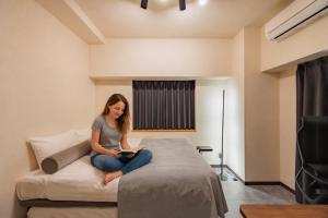 Work Friendly Room 3 min to Station Simmons Bed WiFi and Desk