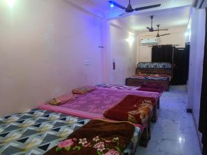 Maa Janki guest house Near Ram Mandir Affordable Stay with AC Non AC Rooms