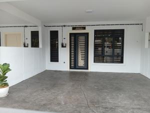 HOMESTAY IMPIAN AYER MOLEK MUSLYM only