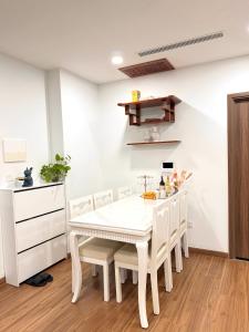 Modern Eco Green 3BR, 2BA, green, airy living