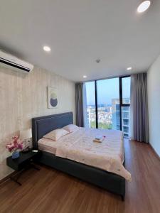 Modern Eco Green 3BR, 2BA, green, airy living
