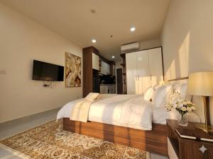 The Lang Apartment - Resort Pool & Elite Gym - HCMC