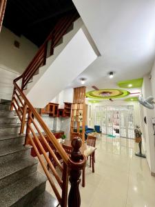 Nhà nguyên căn gần biển