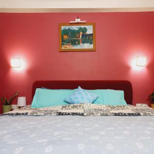 5 min walk to osho resort , kp7
