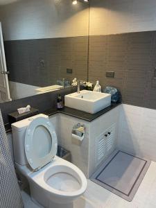 Large Apartment with 2 bedrooms and amenities