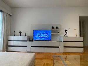 Large Apartment with 2 bedrooms and amenities