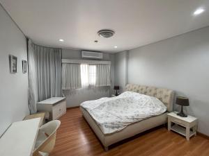 Large Apartment with 2 bedrooms and amenities