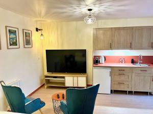 Studio cosy et très calme avec jardin privé - gare et centre ville a 10 min a pied