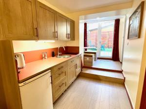 Studio cosy et très calme avec jardin privé - gare et centre ville a 10 min a pied