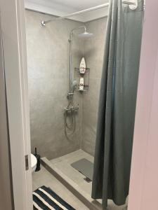 Cloud 6 Penthouse studio with large balcony near Metro