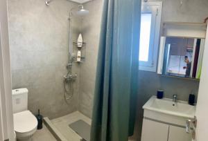 Cloud 6 Penthouse studio with large balcony near Metro