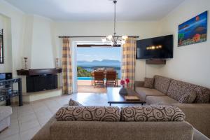Villa Samsel - amazing seaviews, infinity pool, privacy, close to the beach