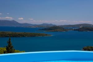 Villa Samsel - amazing seaviews, infinity pool, privacy, close to the beach