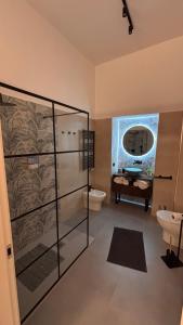 Le Monde Luxury Apartment