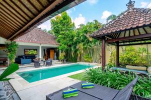 A B C 8BR Private Villas Pool And Kitchen Legian Seminyak