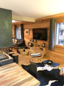 Chalet Facing Glaciers In Pralognan-La-Vanoise