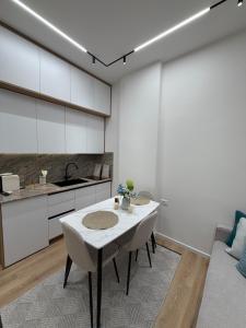Paris and Eneas Studios