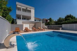 Calista Perfect Seaside Villa - Pool and Jacuzzi