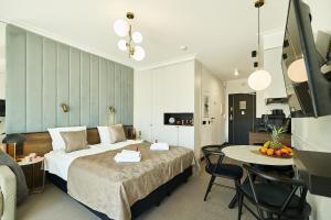 Golden Hour Apartments - Lividus 110